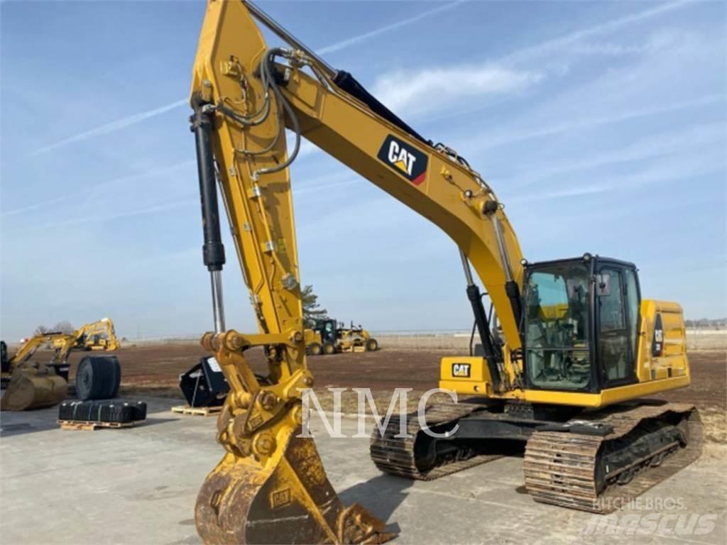 CAT 320 حفارات زحافة
