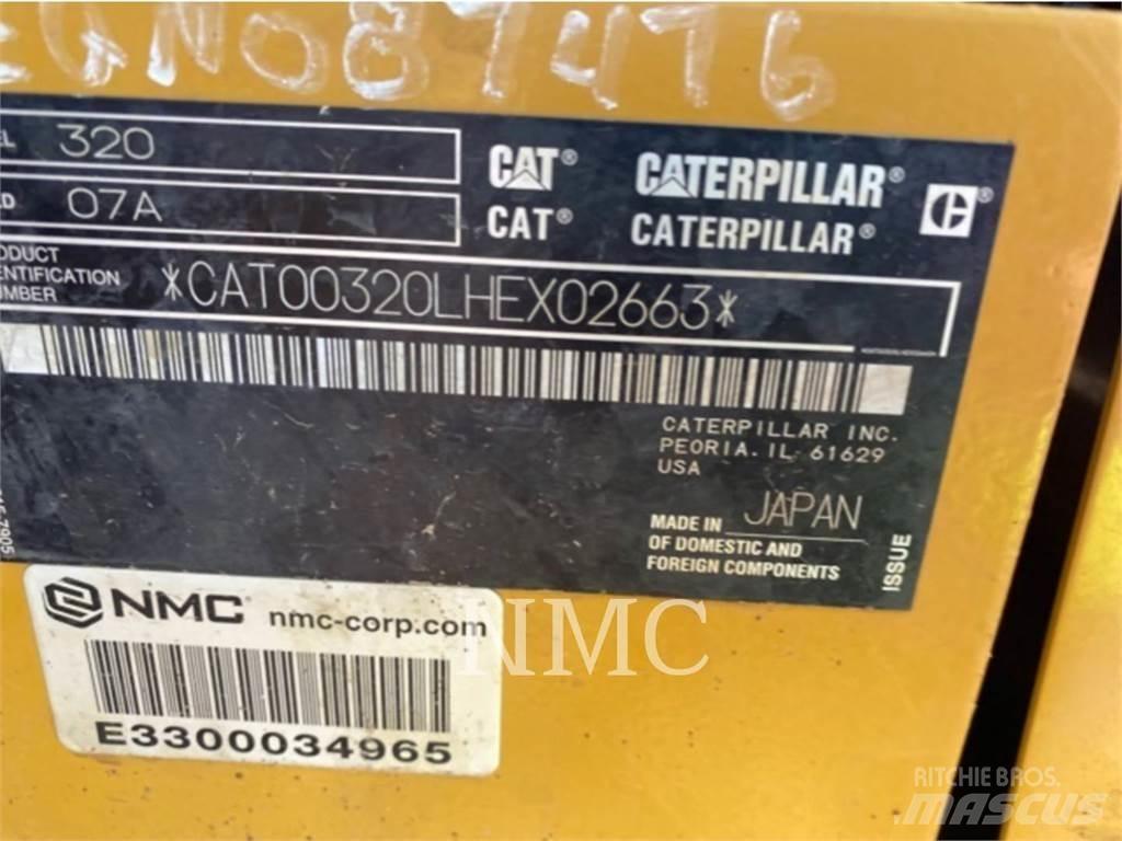 CAT 320 حفارات زحافة