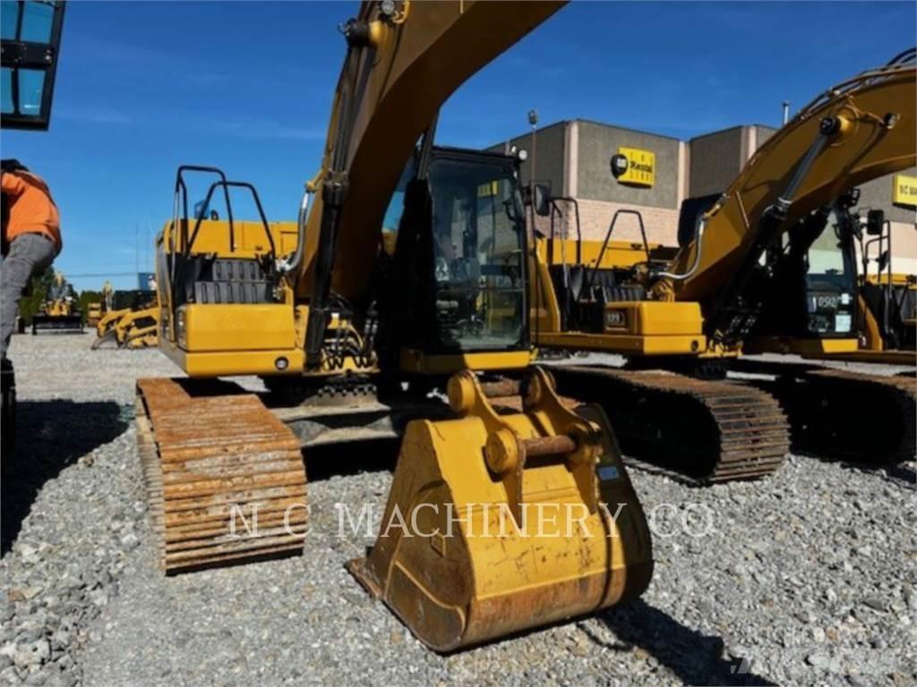 CAT 320 حفارات زحافة
