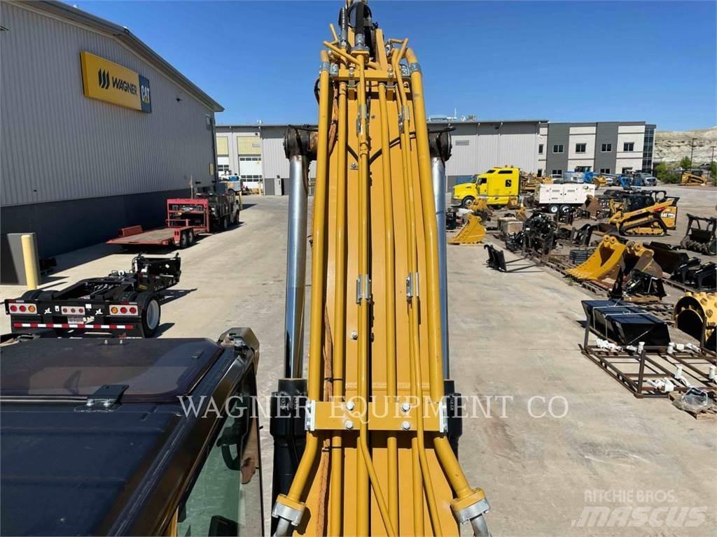CAT 320 حفارات زحافة