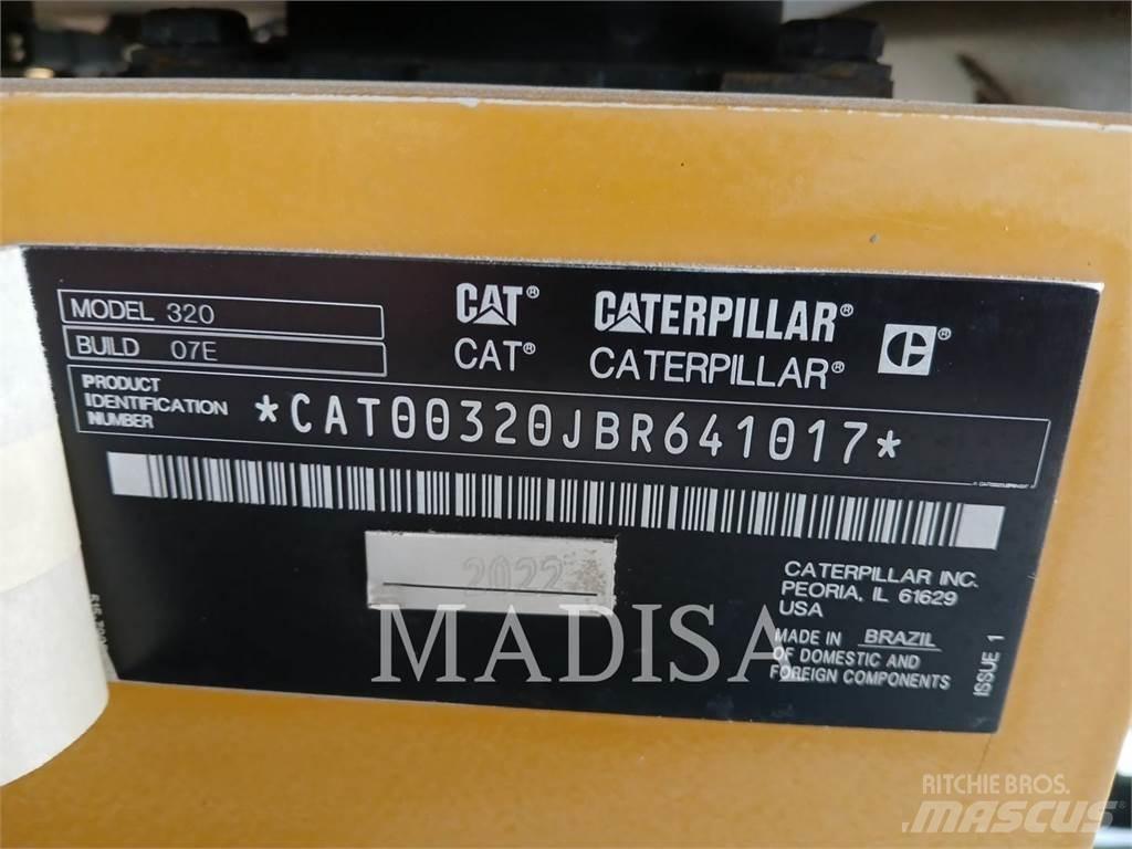 CAT 320 حفارات زحافة