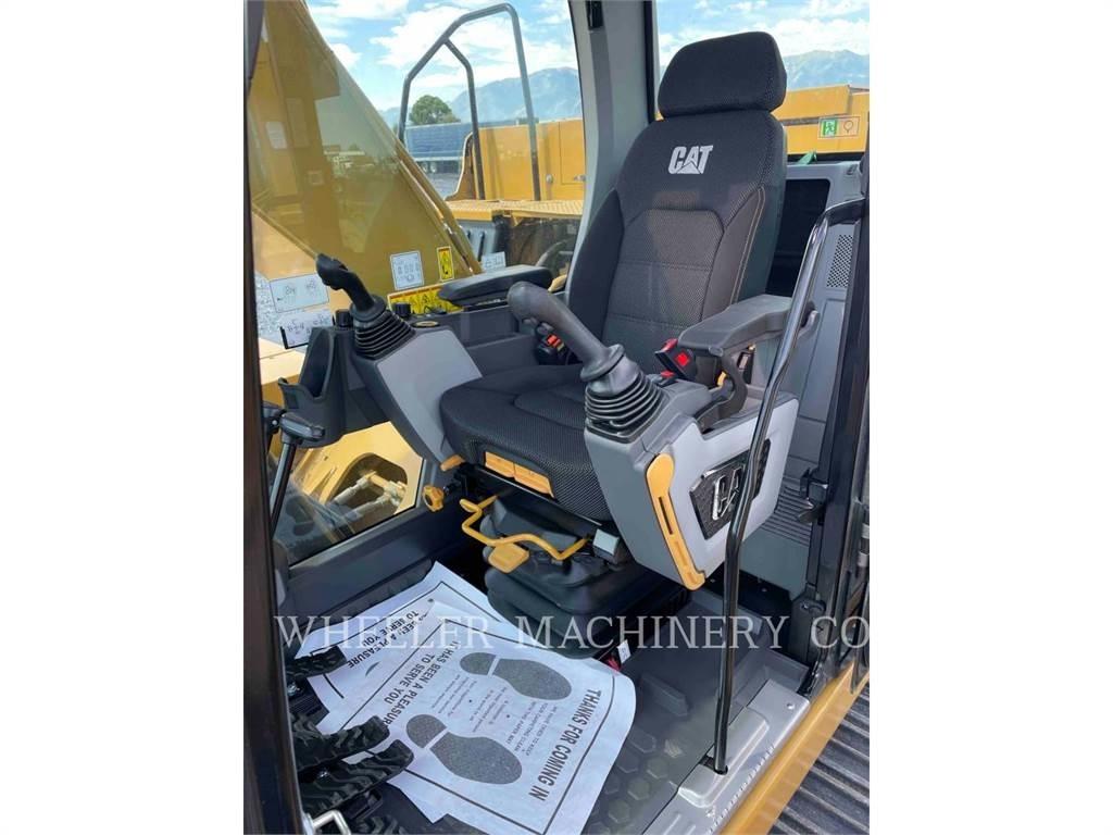 CAT 320 حفارات زحافة