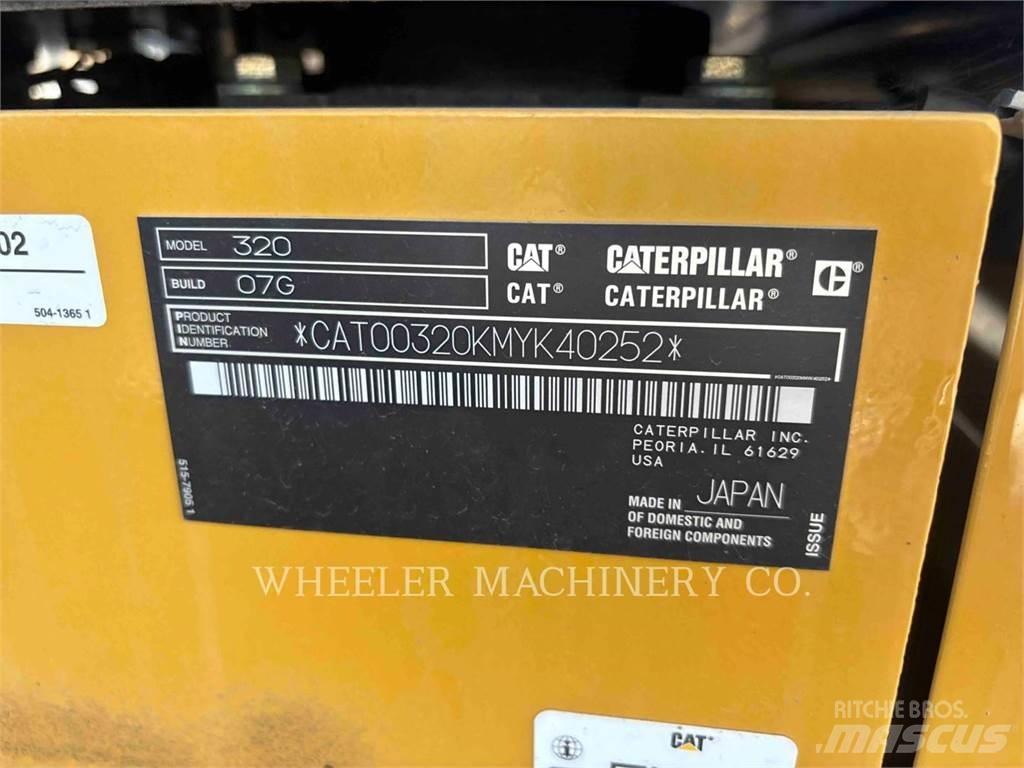 CAT 320 حفارات زحافة