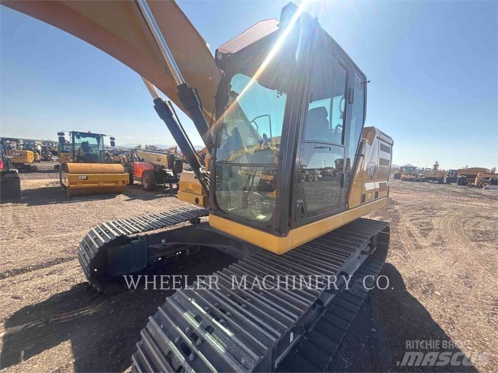 CAT 320 حفارات زحافة