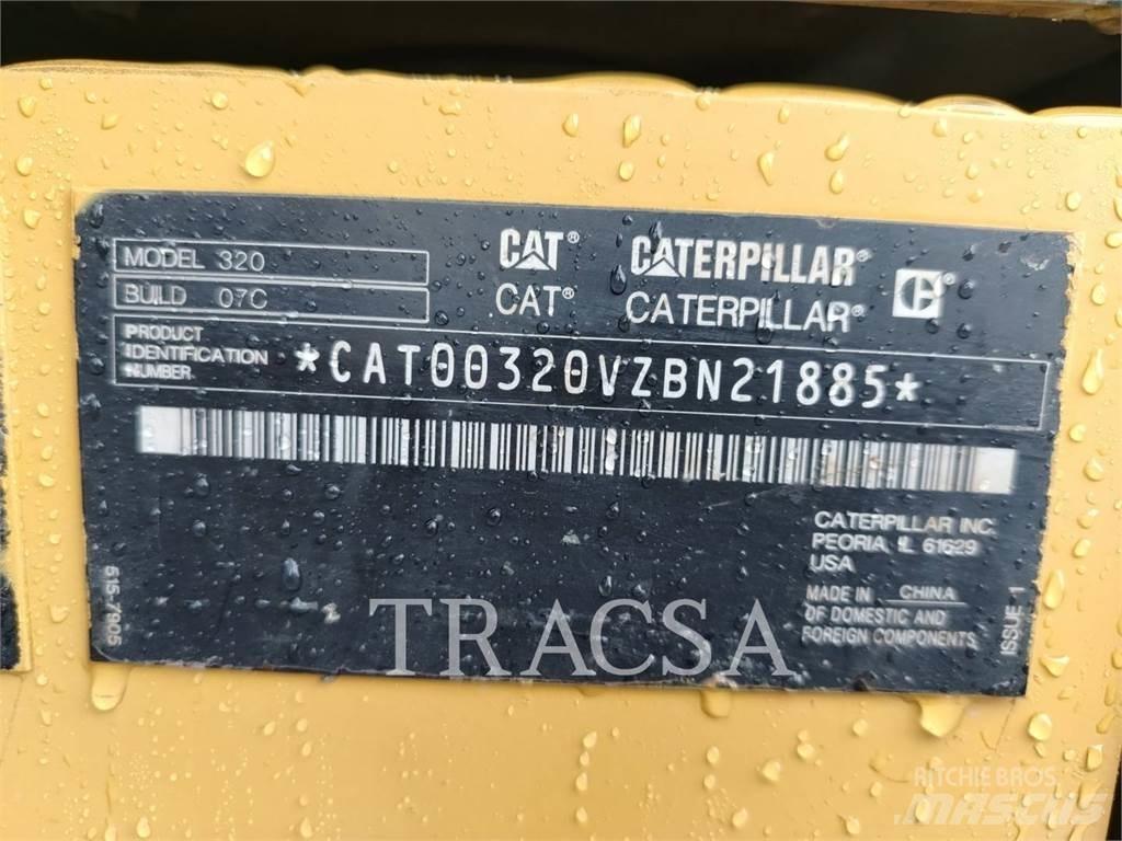 CAT 320 حفارات زحافة