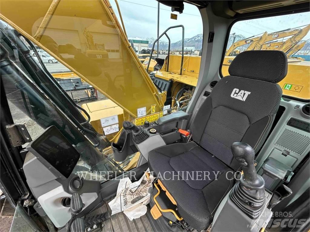 CAT 320 حفارات زحافة