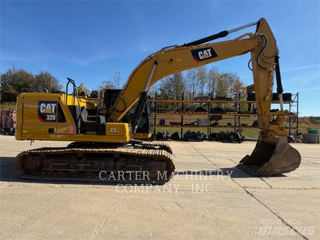 CAT 320 حفارات زحافة