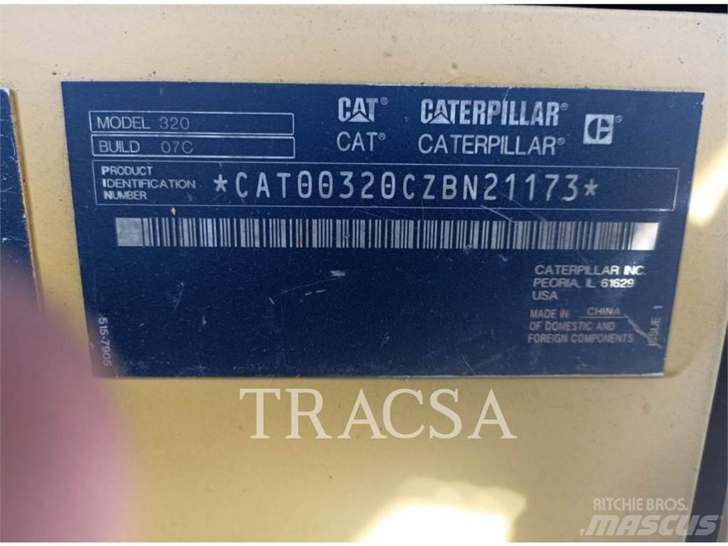 CAT 320 حفارات زحافة