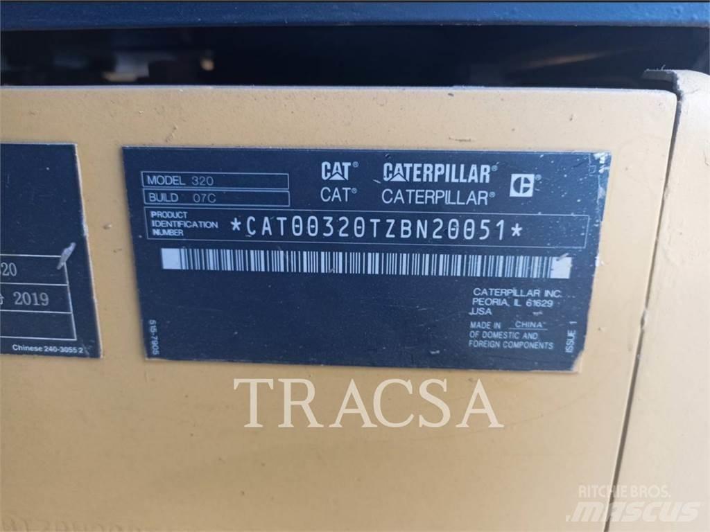 CAT 320 حفارات زحافة