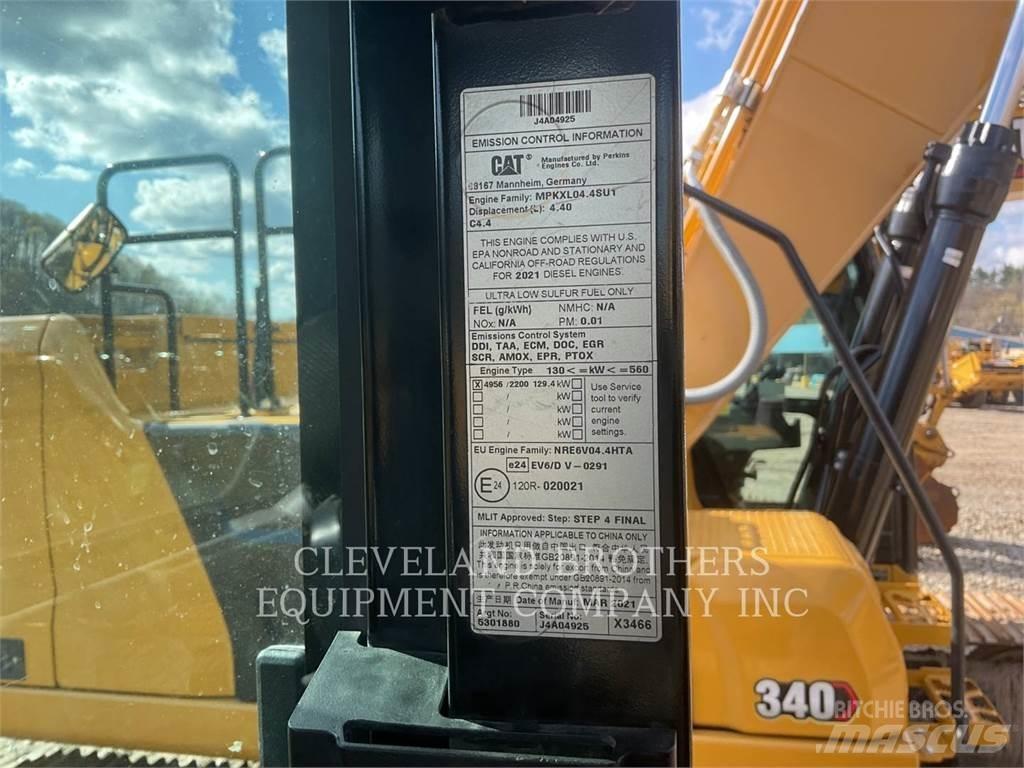 CAT 320 حفارات زحافة