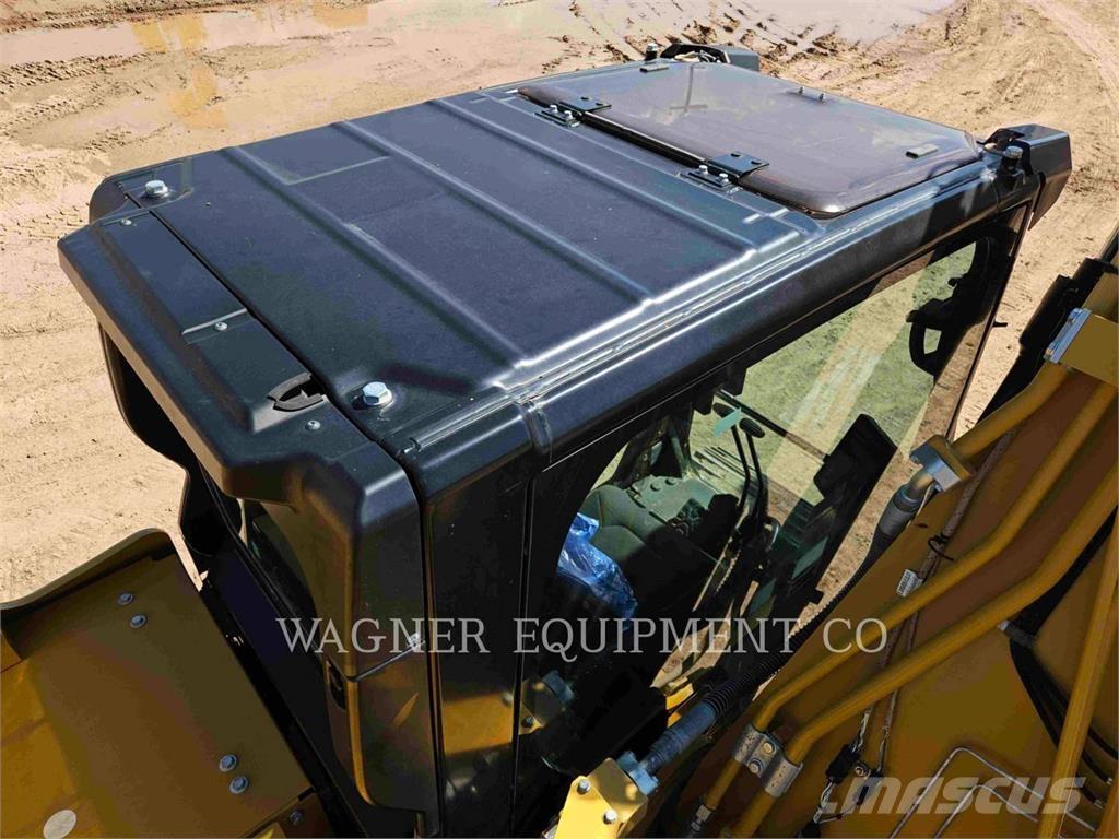 CAT 320 حفارات زحافة