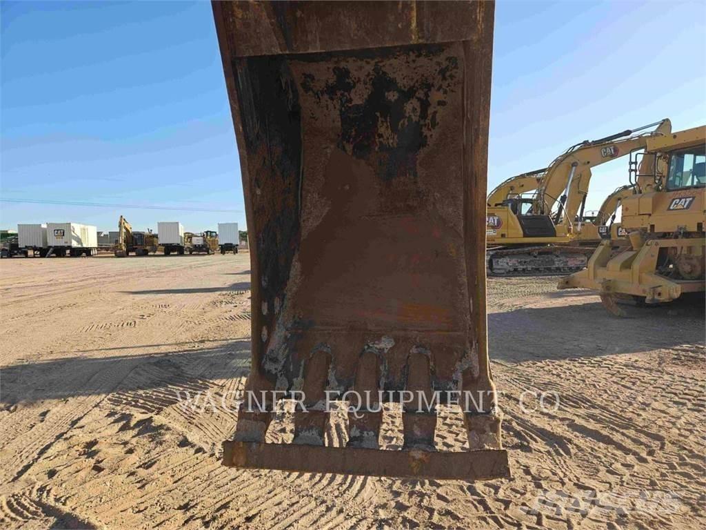CAT 320 حفارات زحافة