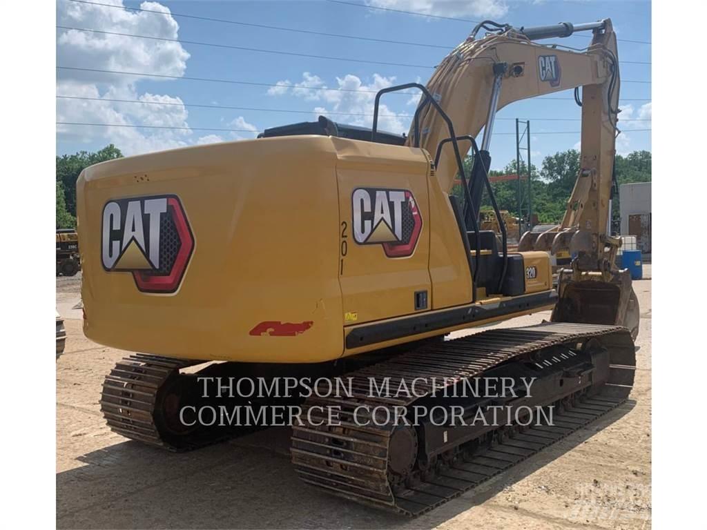 CAT 320 حفارات زحافة