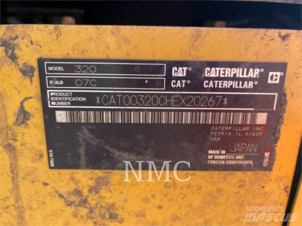 CAT 320 حفارات زحافة