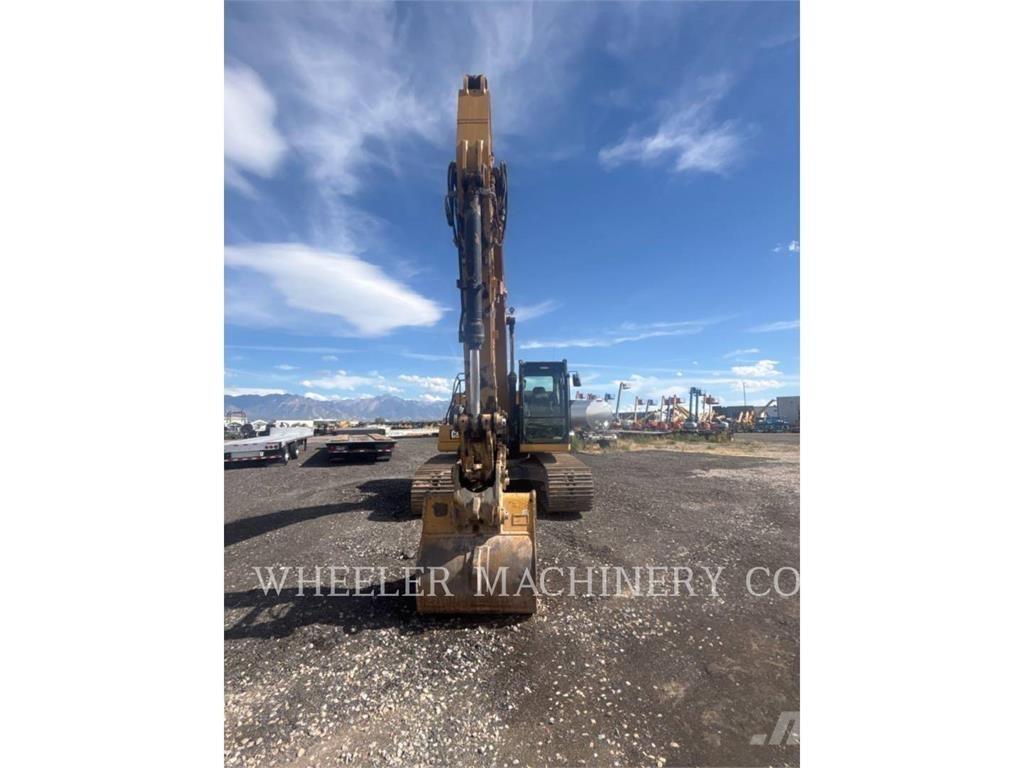CAT 320 حفارات زحافة