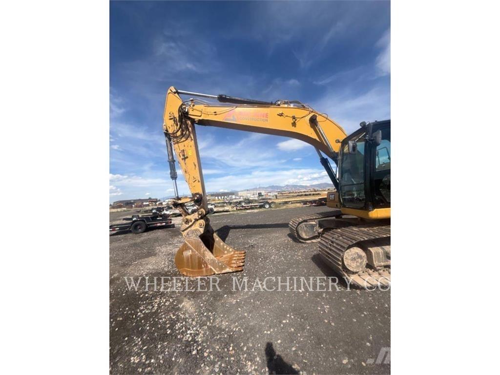 CAT 320 حفارات زحافة