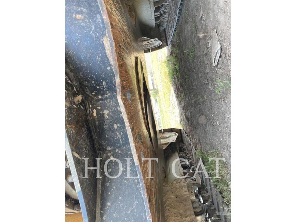 CAT 320 حفارات زحافة