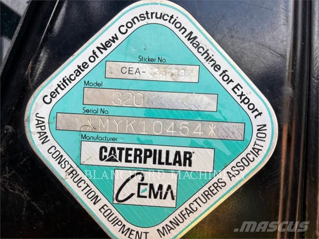 CAT 320 حفارات زحافة