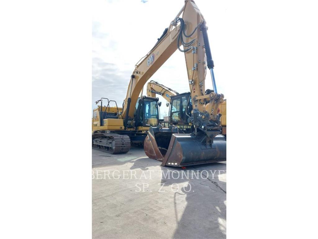 CAT 320 حفارات زحافة