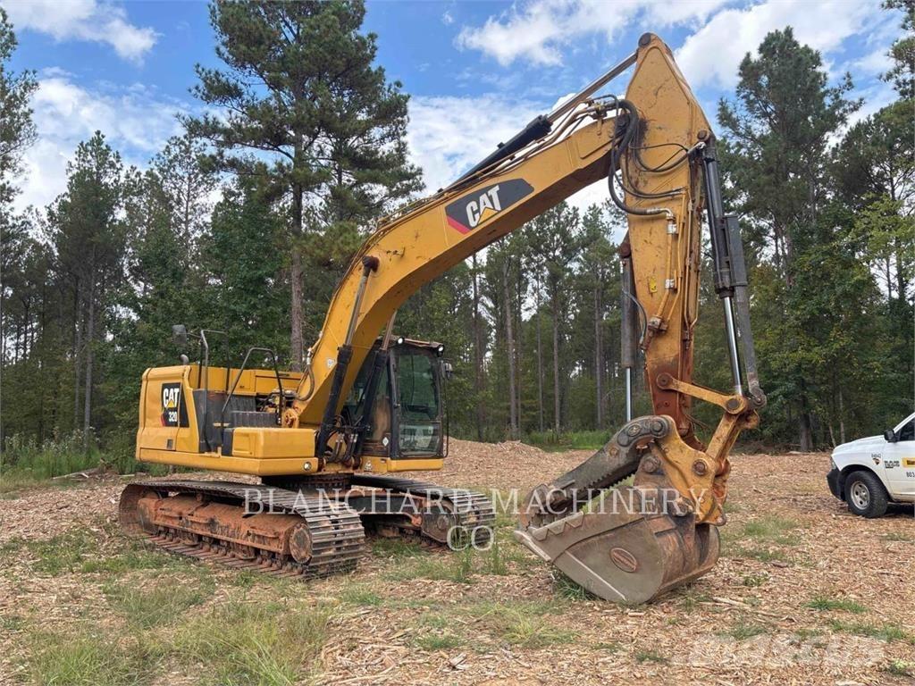 CAT 320 حفارات زحافة