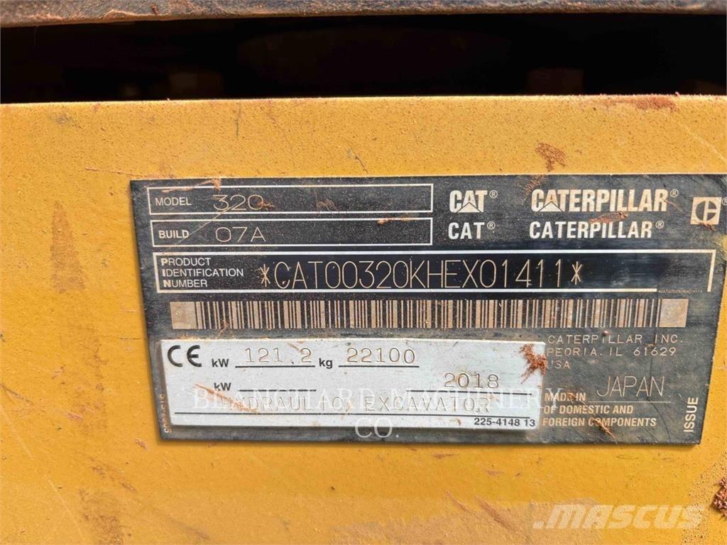 CAT 320 حفارات زحافة