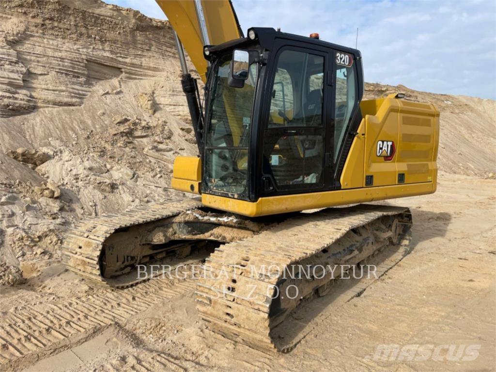 CAT 320 حفارات زحافة