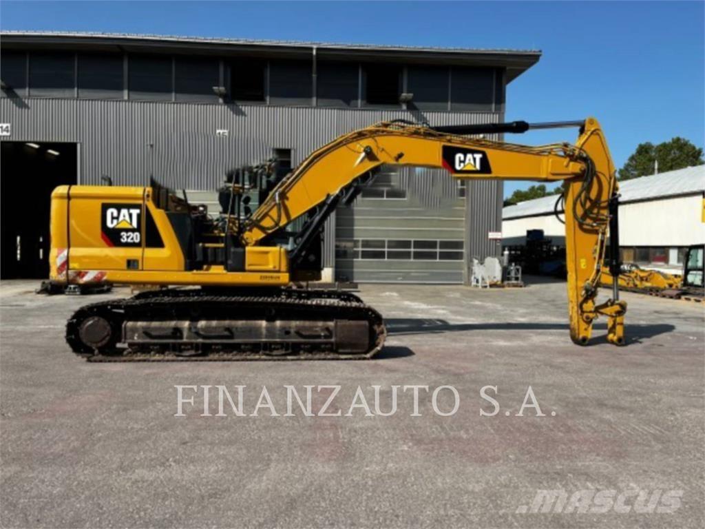 CAT 320 حفارات زحافة