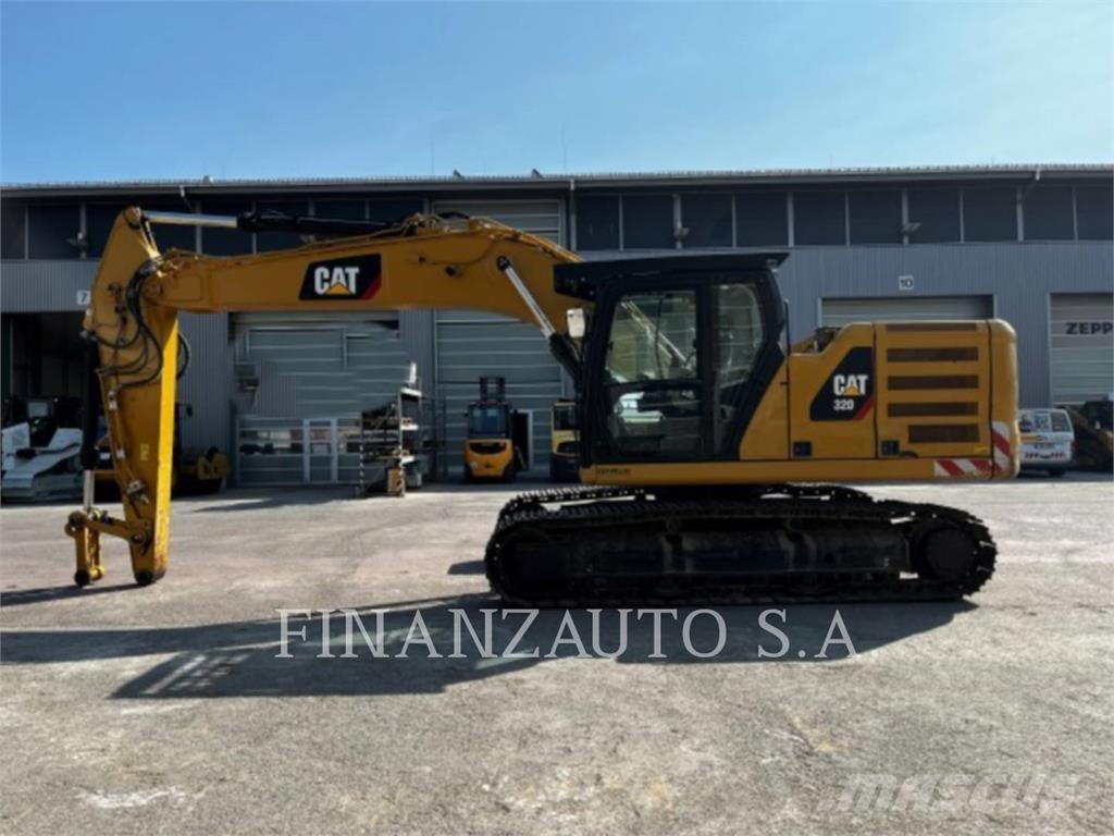 CAT 320 حفارات زحافة