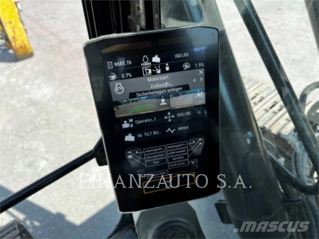 CAT 320 حفارات زحافة