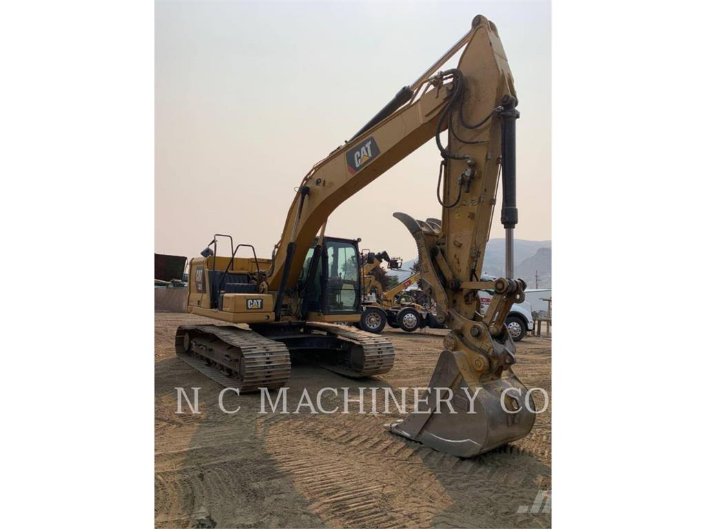 CAT 320 حفارات زحافة