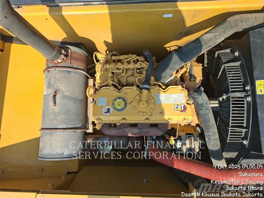CAT 320-05GX حفارات زحافة