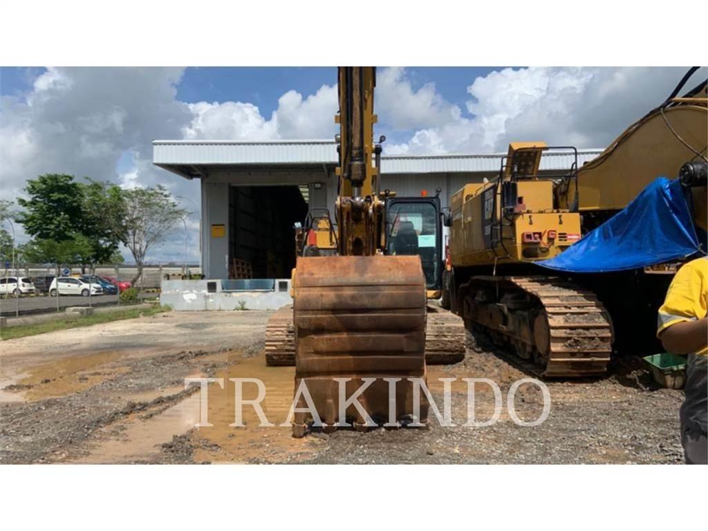 CAT 320-07 حفارات زحافة