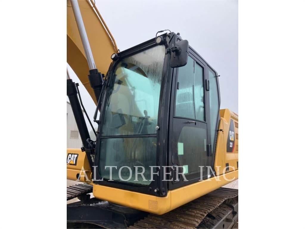 CAT 320-07 حفارات زحافة