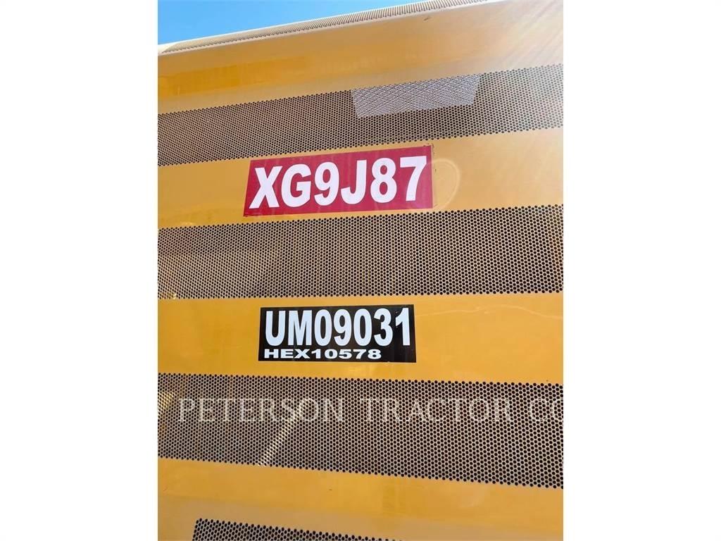 CAT 320-07 حفارات زحافة