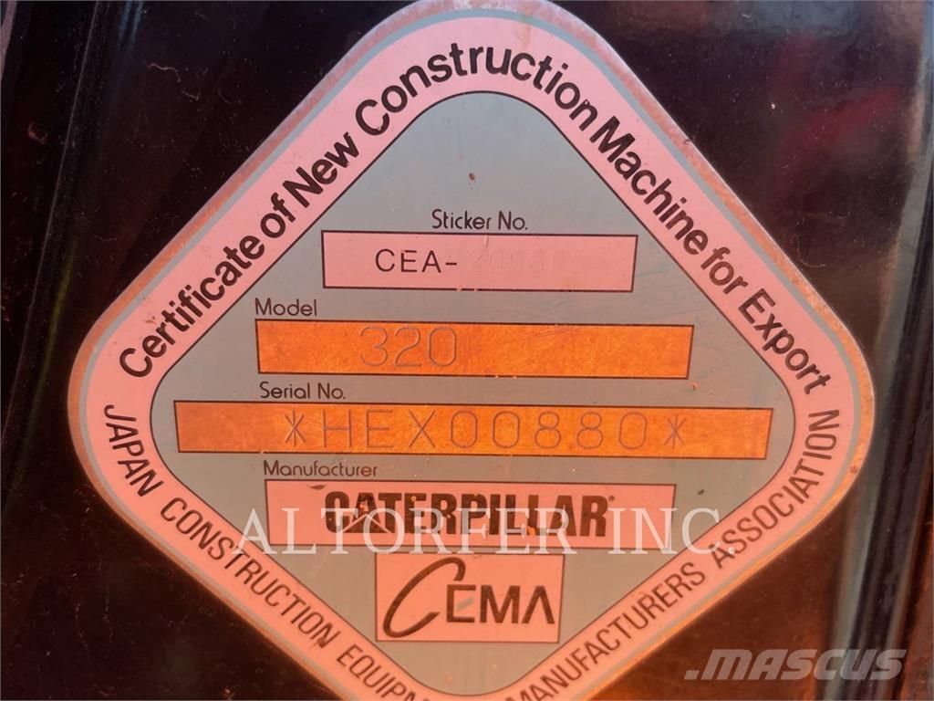 CAT 320-07 حفارات زحافة
