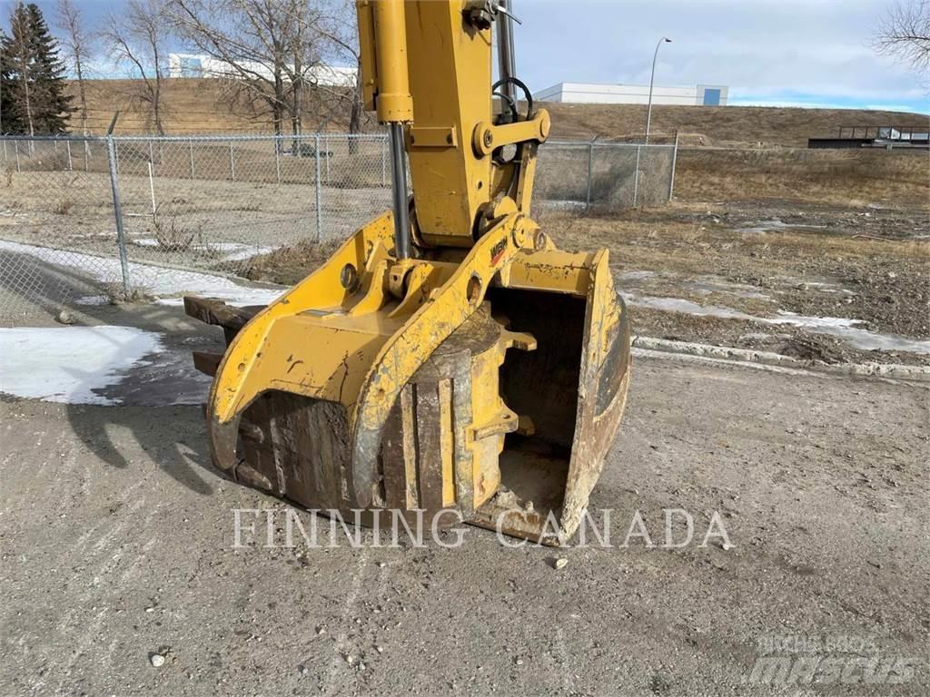 CAT 320-07 حفارات زحافة