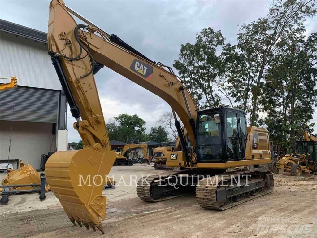 CAT 320-07 حفارات زحافة