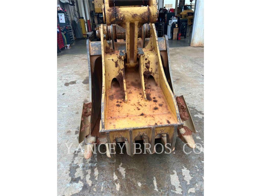CAT 320-07 حفارات زحافة