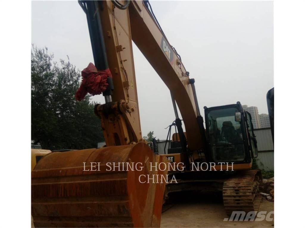 CAT 320-07 حفارات زحافة
