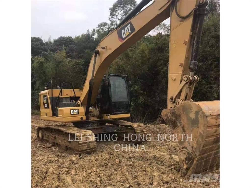 CAT 320-07 حفارات زحافة