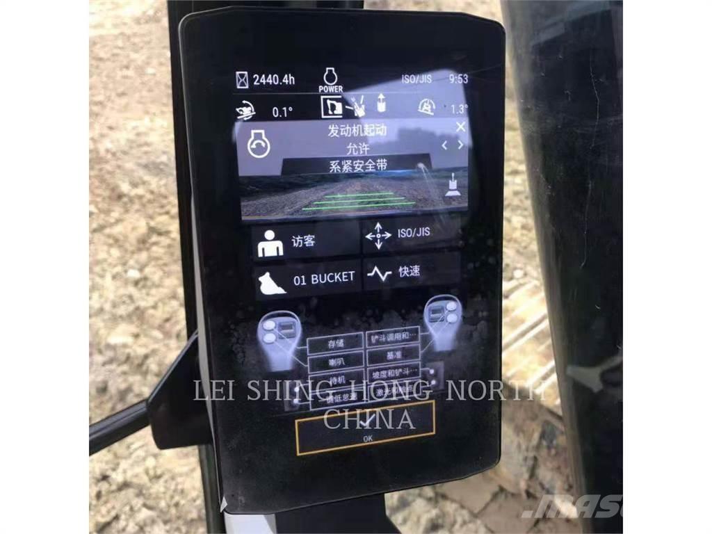 CAT 320-07 حفارات زحافة