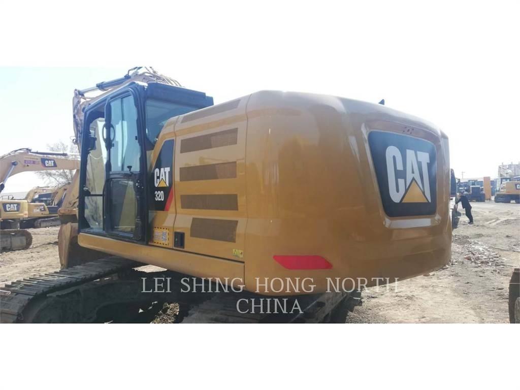 CAT 320-07 حفارات زحافة