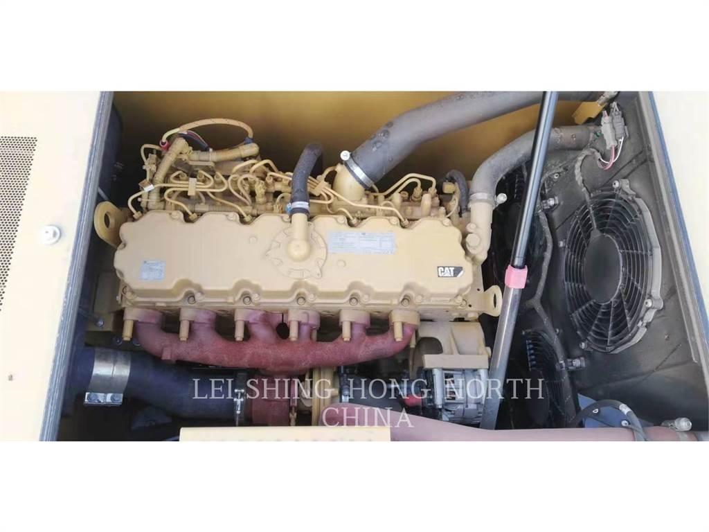 CAT 320-07 حفارات زحافة
