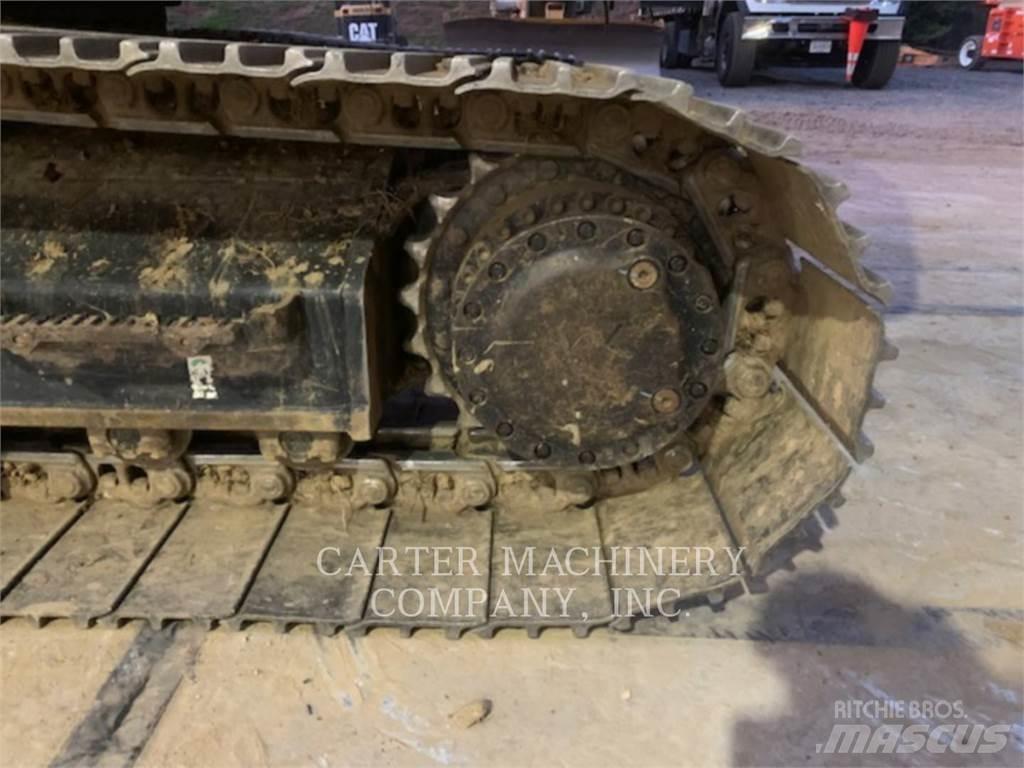 CAT 320-07 CF حفارات زحافة