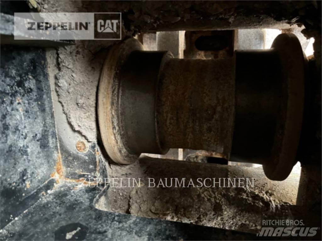 CAT 320-07C حفارات زحافة