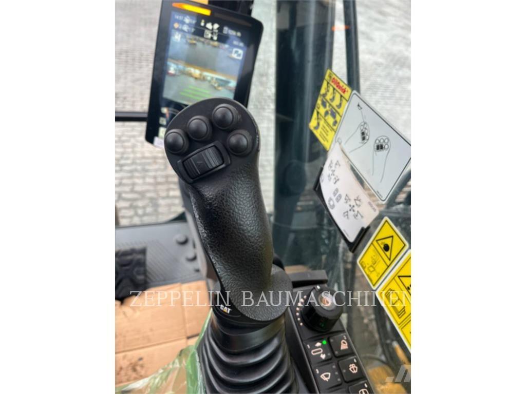 CAT 320-07D حفارات زحافة