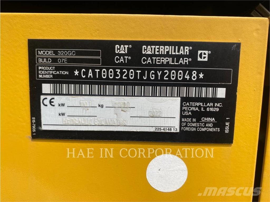 CAT 320-07GC حفارات زحافة