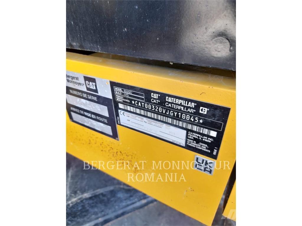 CAT 320-07GC حفارات زحافة
