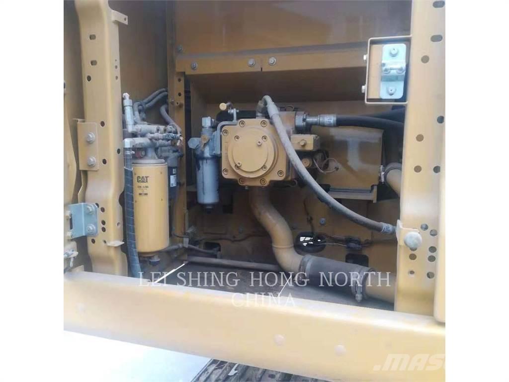 CAT 320-07GC حفارات زحافة