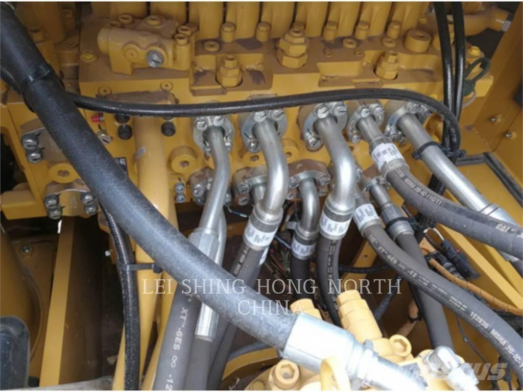 CAT 320-07GC حفارات زحافة